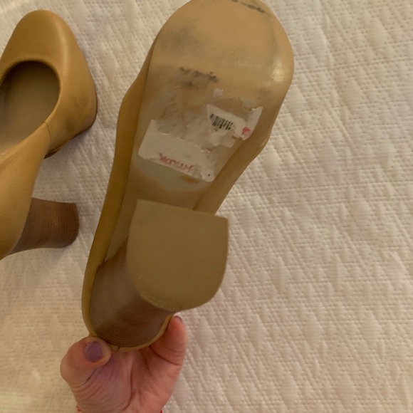 Shoes - Picture 7 of 8